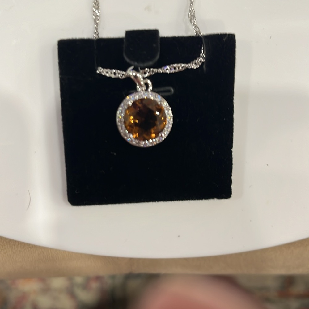 GOLD COAST CITRINE CRYSTAL HALO NECKLACE APROX 2” BRAND NEW CHAIN APROX 18”